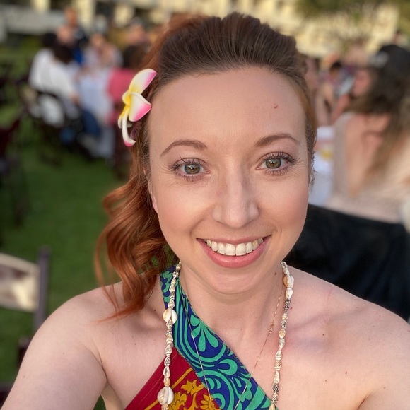 Meet your Posher, Kim - Picture 1 of 2